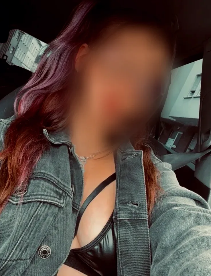 Azzurra, 27 anni